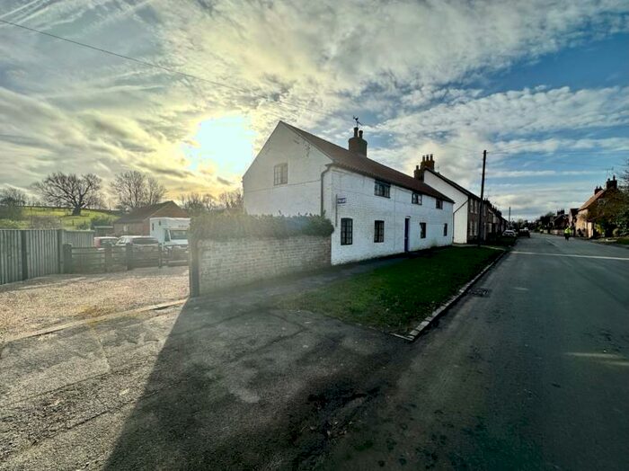 4 Bedroom Detached House To Rent In Main Street, Etton, HU17