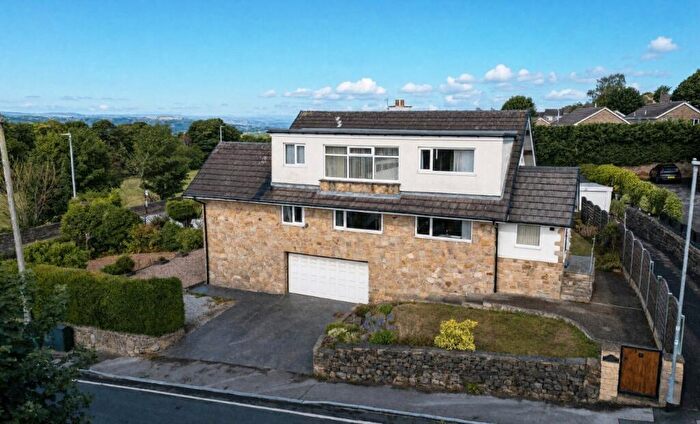 3 Bedroom Detached House For Sale In Well Lane, Rawdon, Leeds, West Yorkshire, LS19