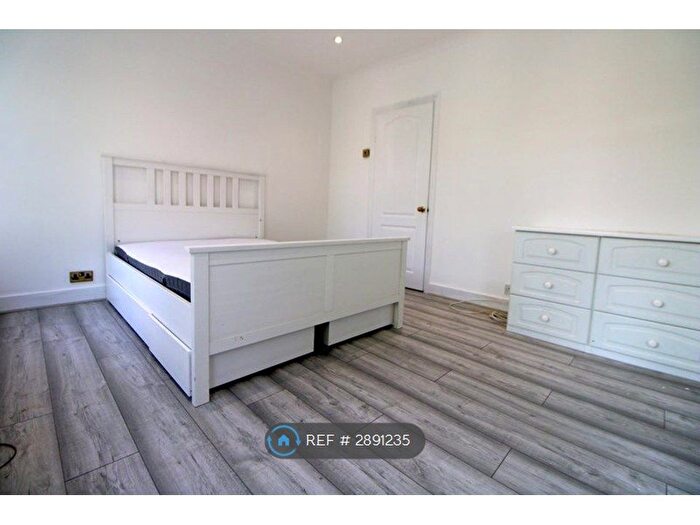 3 Bedroom Terraced House To Rent In Macdonald Road, London, E17