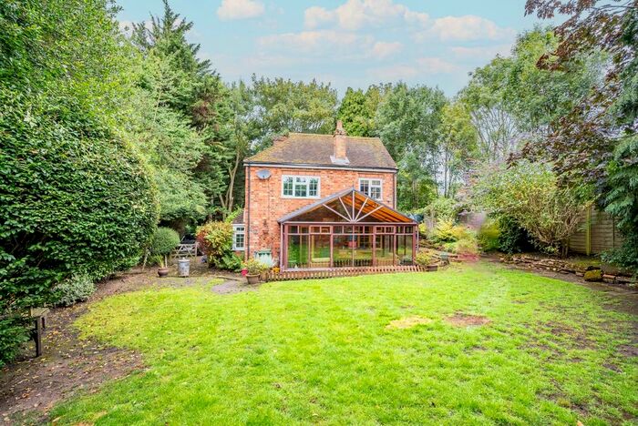 4 Bedroom Detached House For Sale In Lybury Lane, Redbourn, St. Albans, Hertfordshire, AL3