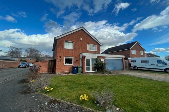 4 Bedroom Detached House To Rent In Arlington Drive, Marston, Oxford, OX3