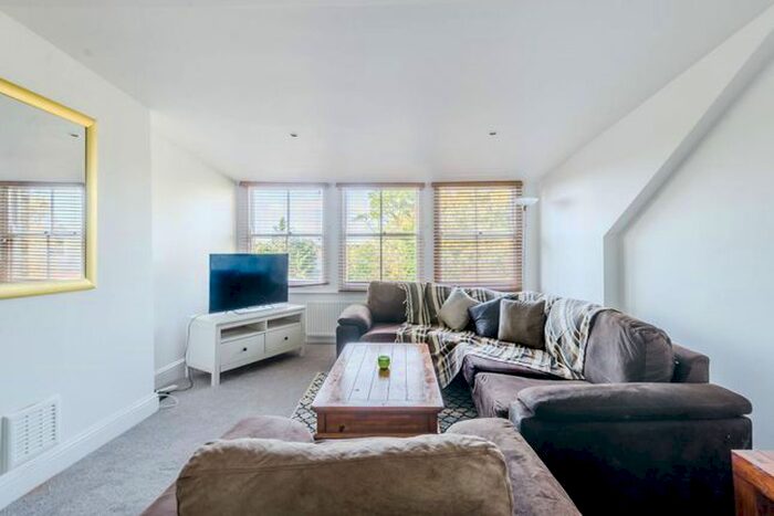 1 Bedroom Flat To Rent In Eardley Road, Furzedown, London, SW16