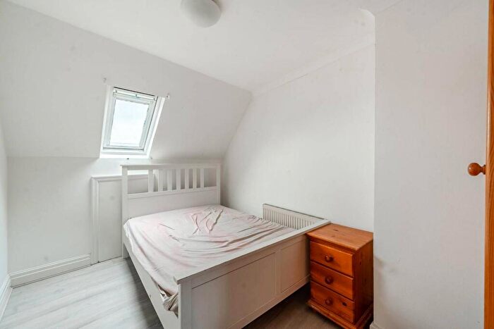 2 Bedroom Flat To Rent In Bridge Street, Pinner, HA5