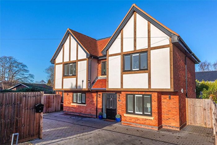 4 Bedroom Detached House To Rent In Greys Road, Henley-On-Thames, Oxfordshire, RG9
