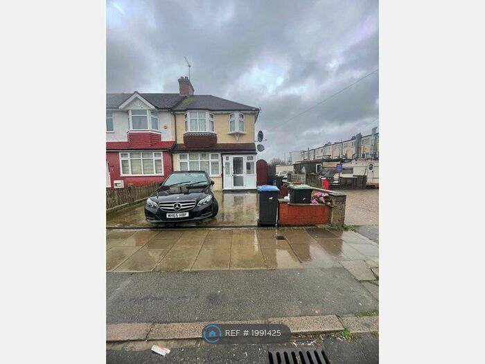 4 Bedroom End Of Terrace House To Rent In Empire Avenue, London, N18