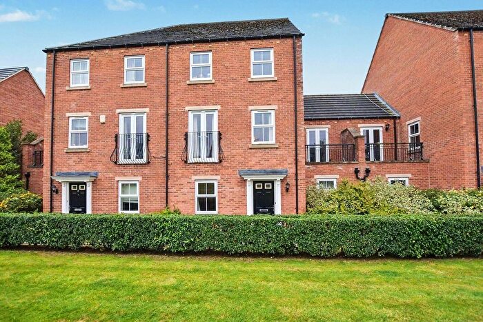 3 Bedroom Town House For Sale In Chandos Mews, Roundhay, Leeds, LS8