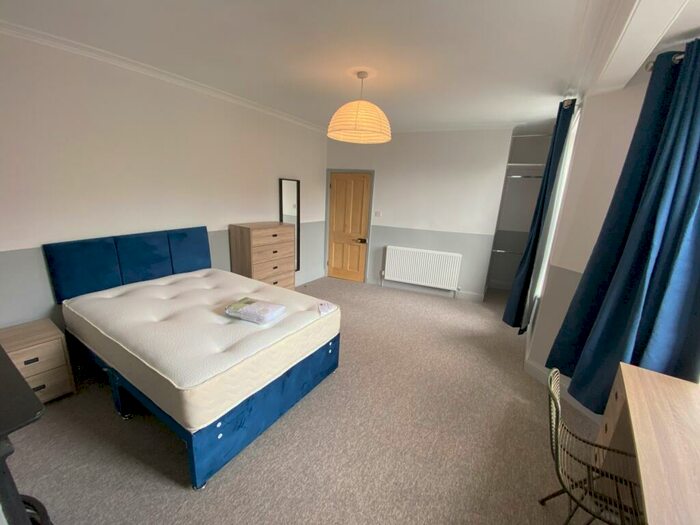 3 Bedroom Terraced House To Rent In St Vincents Road, Hotwells, Bristol, BS8