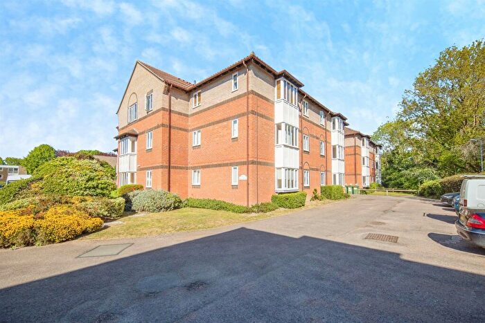 2 Bedroom Apartment For Sale In Friday Wood Green, Colchester, CO2