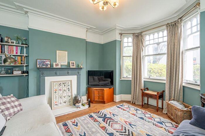 3 Bedroom Semi-Detached House For Sale In St. Pauls Road, Chichester, PO19