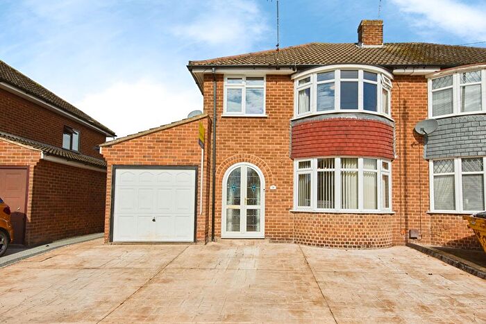3 Bedroom Semi-detached House For Sale In Norton Road, Burton-On-Trent, Staffordshire, DE13