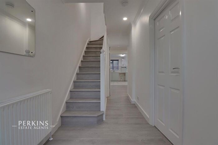 4 Bedroom Property To Rent In Mornington Road, Greenford, UB6