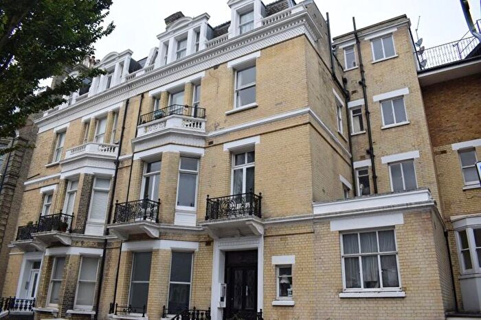 Flat To Rent In First Avenue, Hove, ., BN3