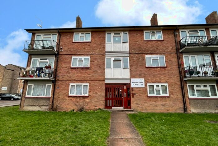 1 Bedroom Flat To Rent In Ross Close, Luton, Bedfordshire, LU1