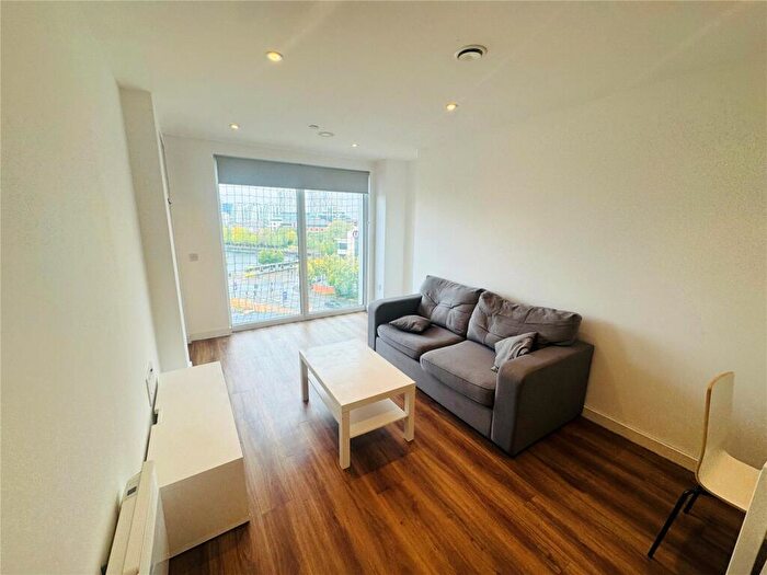 2 Bedroom Flat To Rent In Trafford Road, Salford, Greater Manchester, M5