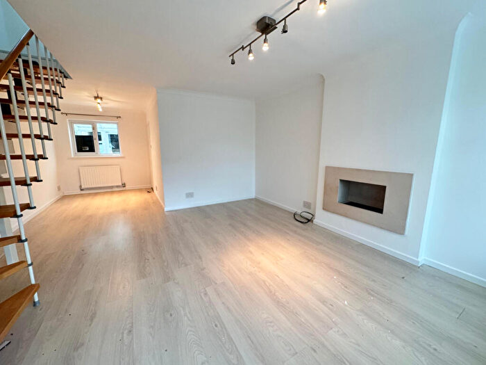 3 Bedroom Detached House To Rent In Haven Chase, Leeds, West Yorkshire, LS16