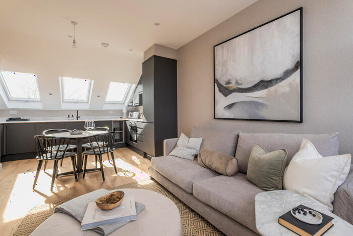 2 Bedroom Flat For Sale In Chamberlayne Road, London, NW10