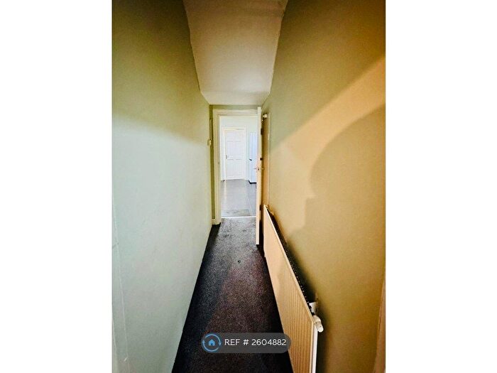 3 Bedroom Detached House To Rent In Rixsen Road, London, E12