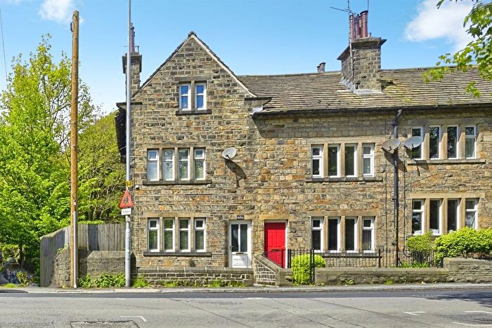 4 Bedroom End Of Terrace House For Sale In The Pond, Triangle, Sowerby Bridge, HX6