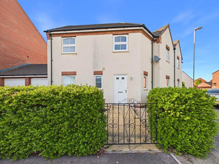 3 Bedroom Semi Detached House To Rent In Wendling Road Kingsway, Quedgeley, GL2