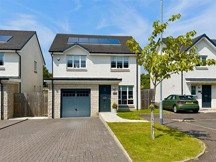 3 Bedroom Detached House For Sale In Sunnybank Drive, Airdrie, ML6