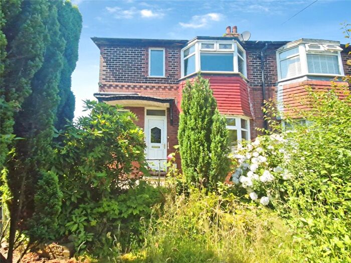 3 Bedroom Semi-Detached House For Sale In Old Clough Lane, Worsley, Manchester, Greater Manchester, M28