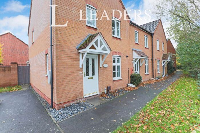 3 Bedroom House To Rent In Maiden Way, Bromsgrove, B60