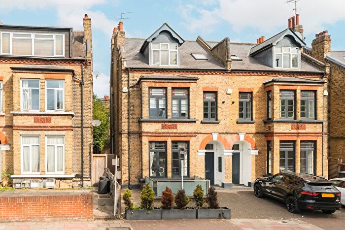 3 Bedroom Flat For Sale In West Hill, Putney, SW15