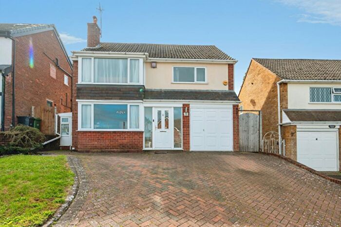 3 Bedroom Semi-Detached House For Sale In Croftwood Road, Stourbridge, DY9