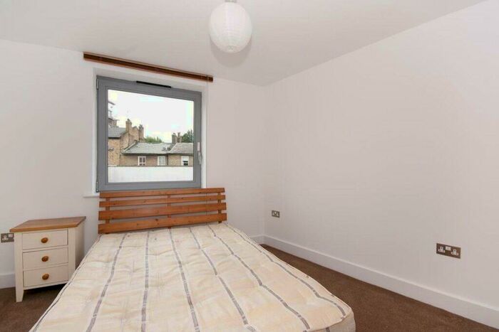 2 Bedroom Apartment To Rent In Bedroom Bathroom Flat &# Chillingworth Road, Holloway, N7