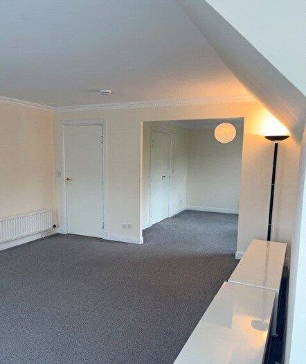 3 Bedroom Apartment To Rent In Easter Steil, Edinburgh, Midlothian, EH10