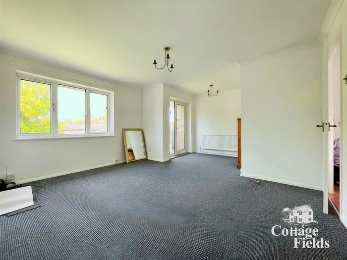 2 Bedroom Flat To Rent In White Hart Road, Hemel Hempstead, HP2