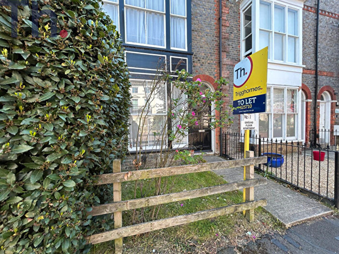 2 Bedroom Flat For Sale In Newport, Isle Of Wight, PO30