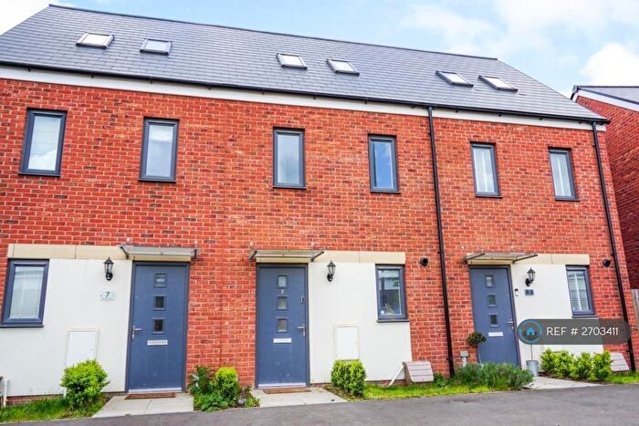 3 Bedroom Terraced House To Rent In Elderflower Drive, Emersons Green, Bristol, BS16