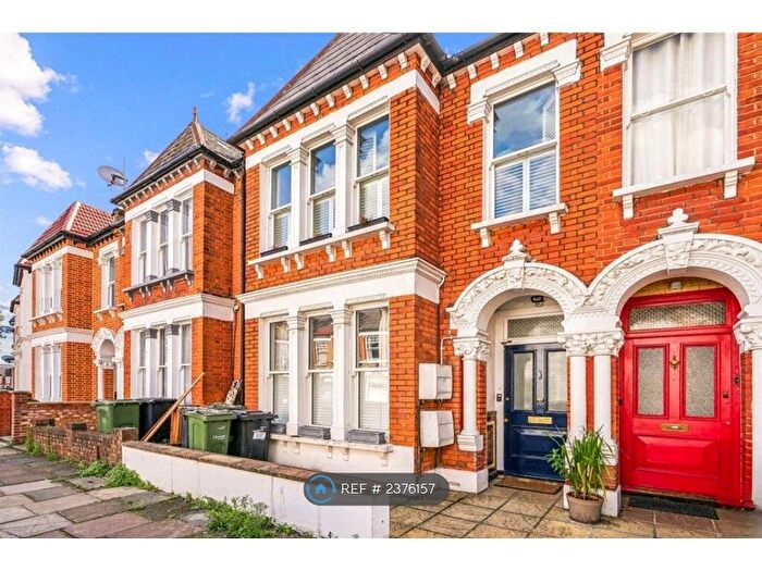 3 Bedroom Maisonette To Rent In Littlebury Road, London, SW4