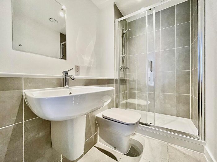 2 Bedroom Apartment To Rent In Phoenix, Saxton Lane, Leeds, LS9