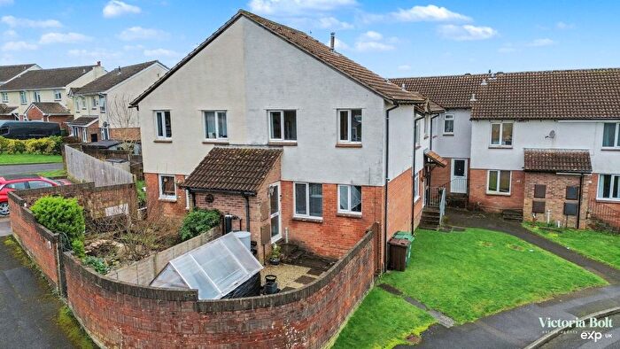 1 Bedroom Terraced House For Sale In Holloway Gardens, Stadiscombe, PL9