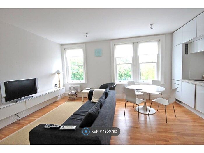 2 Bedroom Flat To Rent In Clapham Common South Side, London, SW4