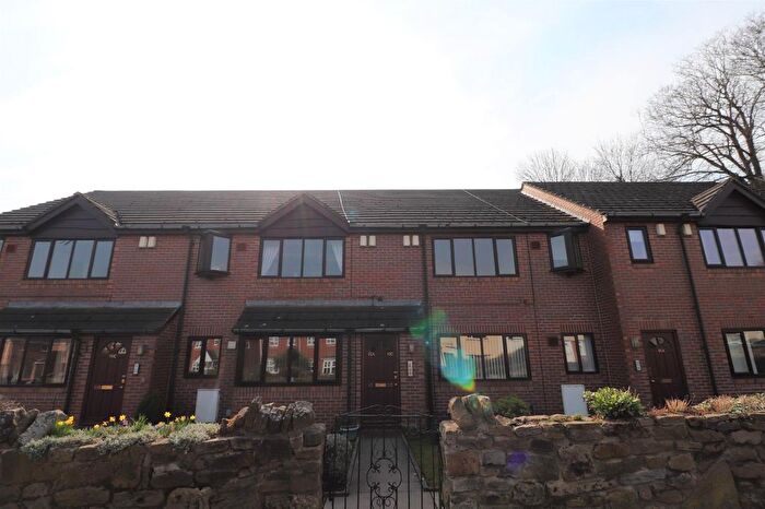 2 Bedroom Flat To Rent In Roker Lane, Pudsey, West Yorkshire, LS28