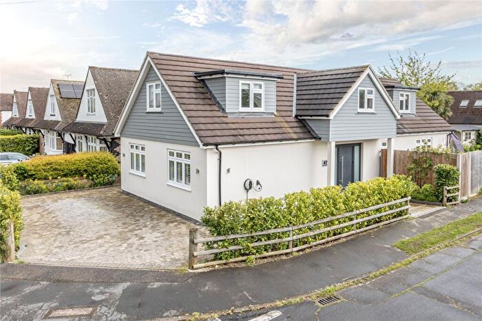 4 Bedroom Detached House For Sale In Dickens Drive, Rowtown, Addlestone, Surrey, KT15