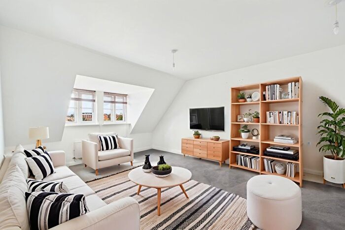 1 Bedroom Flat For Sale In Magnon Court, Leighton Buzzard, LU7