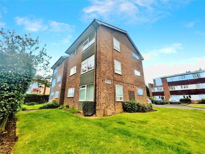 2 Bedroom Flat To Rent In Cranford Gardens, Bognor Regis, Arun, PO21