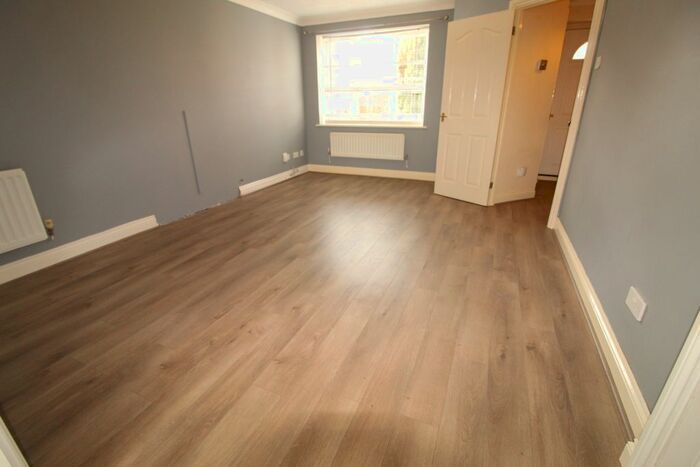 3 Bedroom Semi-Detached House To Rent In Great Meadow Way, Aylesbury, HP19