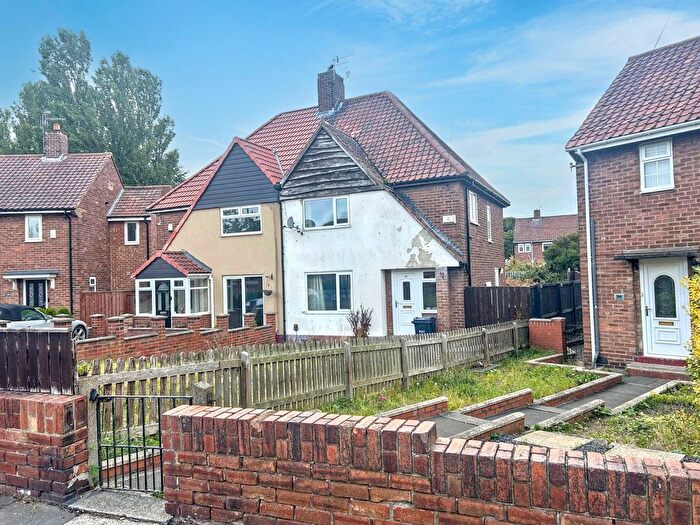 3 Bedroom Semi-Detached House For Sale In Malvern Gardens, Dunston, Gateshead, NE11