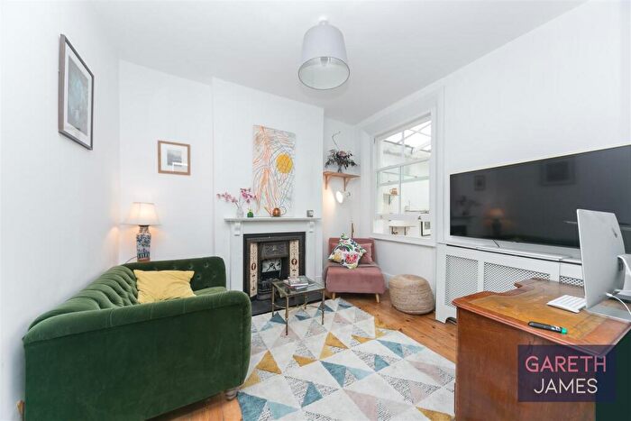 1 Bedroom Apartment To Rent In Shenley Road, SE5