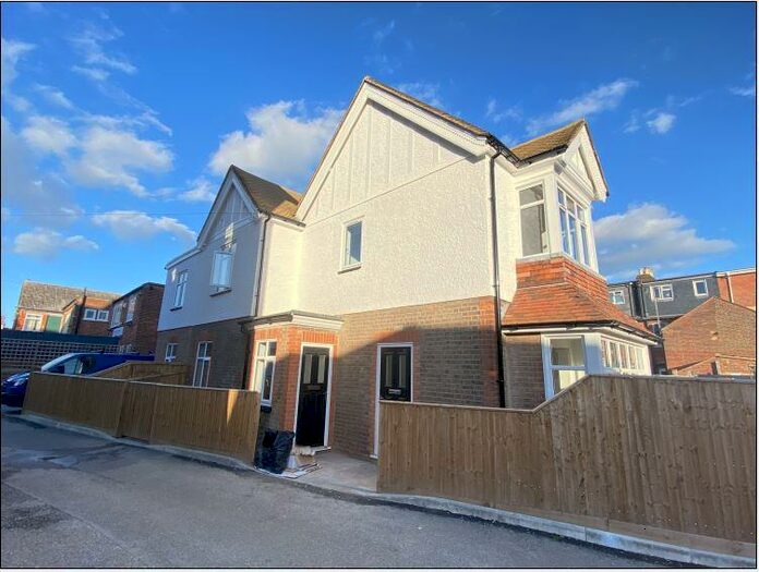 2 Bedroom End Of Terrace House To Rent In Higham Road, Chesham, HP5