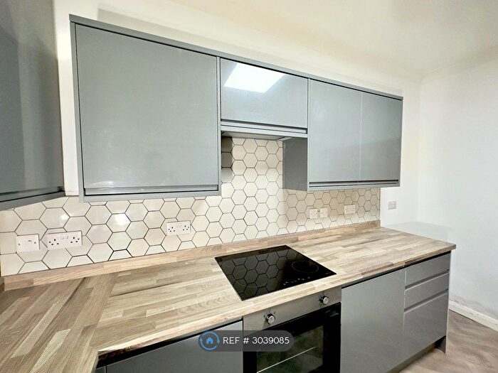 3 Bedroom End Terrace House To Rent In Sunnymede Terrace, Askern, Doncaster, DN6