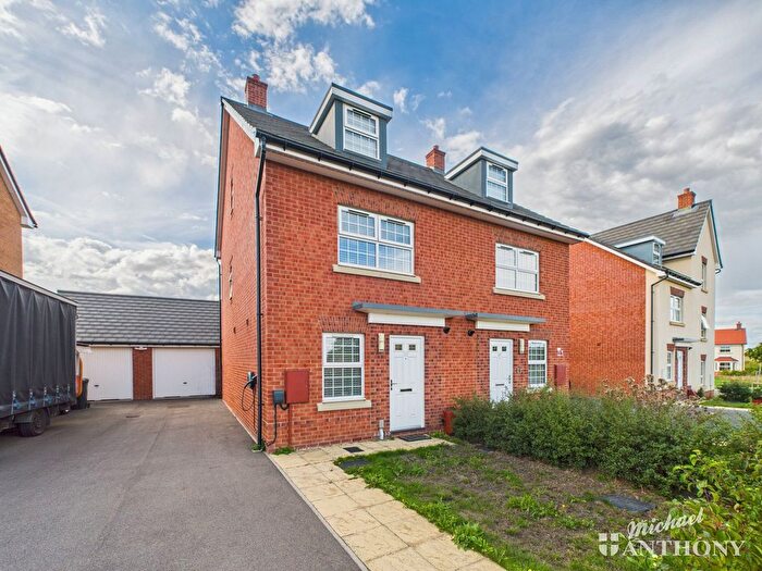 3 Bedroom Semi-Detached House For Sale In Fraserfields Way, Leighton Buzzard, LU7