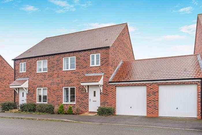 3 Bedroom Semi-Detached House For Sale In Wayfarings, Bodicote, Banbury, OX15