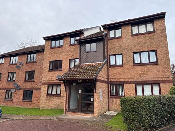 2 Bedroom Flat To Rent In Wallis Way, Horsham, RH13