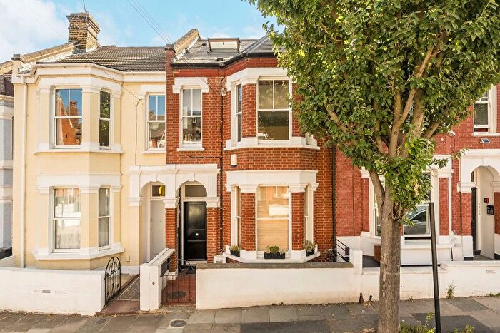 2 Bedroom Flat To Rent In Netherford Road, Clapham, SW4